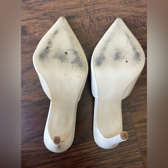 🚫SOLD🚫 Steve Madden Cream Pointed V-Cut Slip-On Mule Heels - Picture 6 of 8